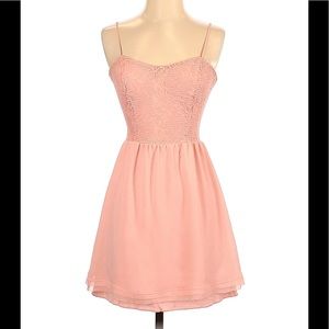 🔥Adorable Vera Wang Pink Dress with Open Back🌟